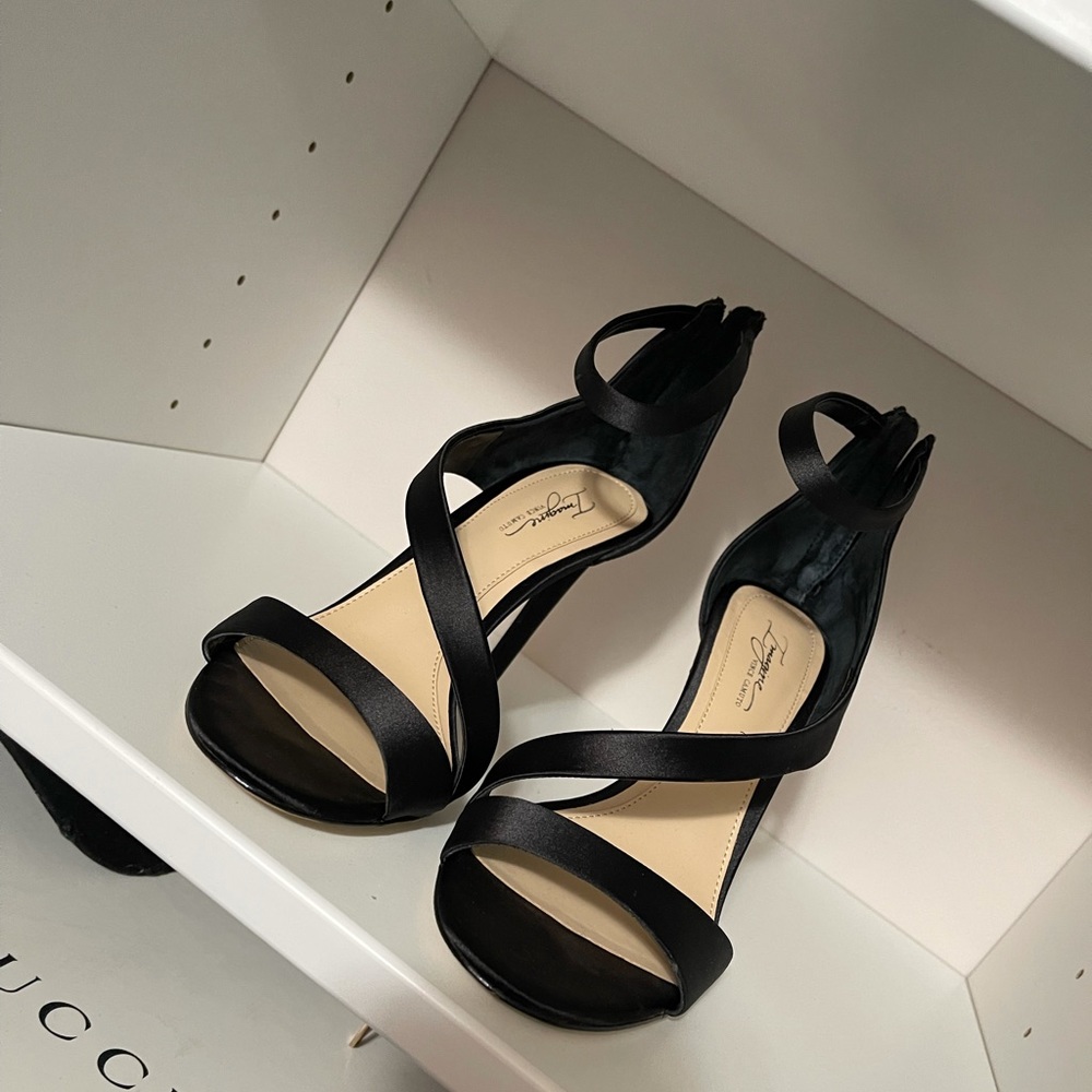 Authentic gently used Vince Camuto satin heel